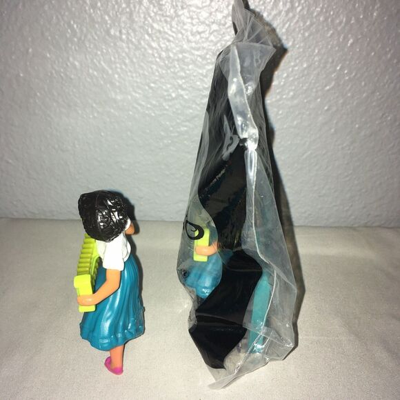 FF Toy McDonald's Disney Sealed New Encanto Mirabel Madrigal + Open Lot Bundle - Picture 2 of 7